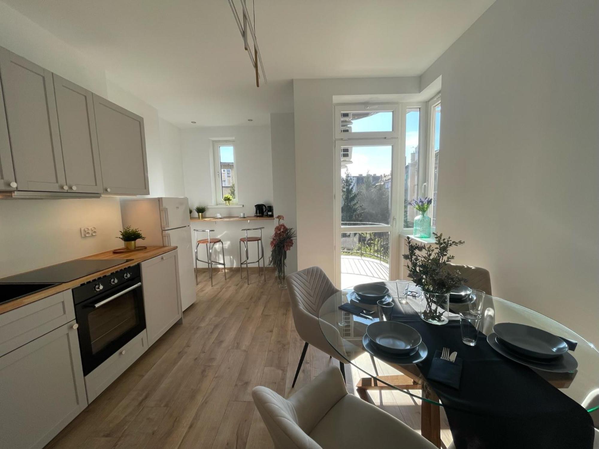 Leo Old Town Apartment *