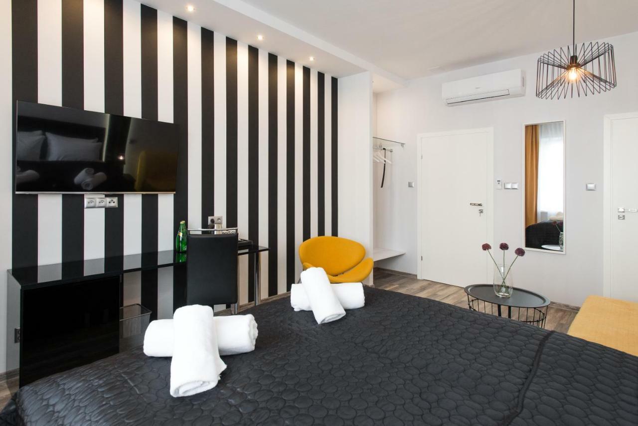 Apartment Leo Old Town *